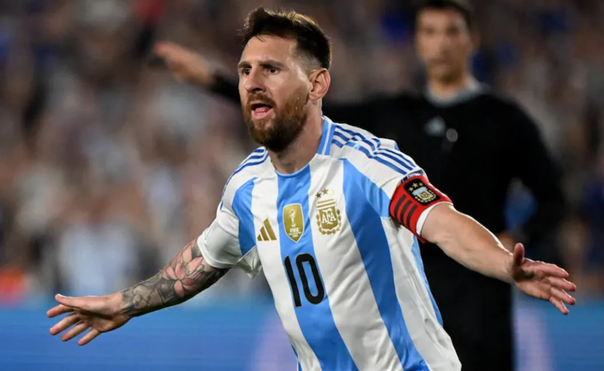 Lionel Messi landed in Salt Lake Stadium in Kolkata